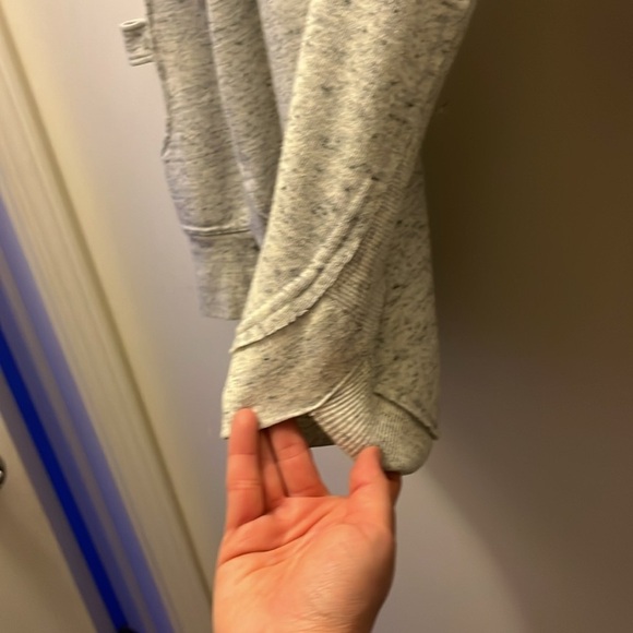 Maurices Heather Gray crewneck sweater size large - Picture 7 of 10